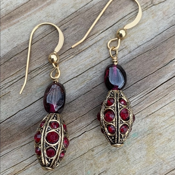 Garnet polished, Rare, Vintage Swarovski.14k overlay earring wire - Picture 4 of 7